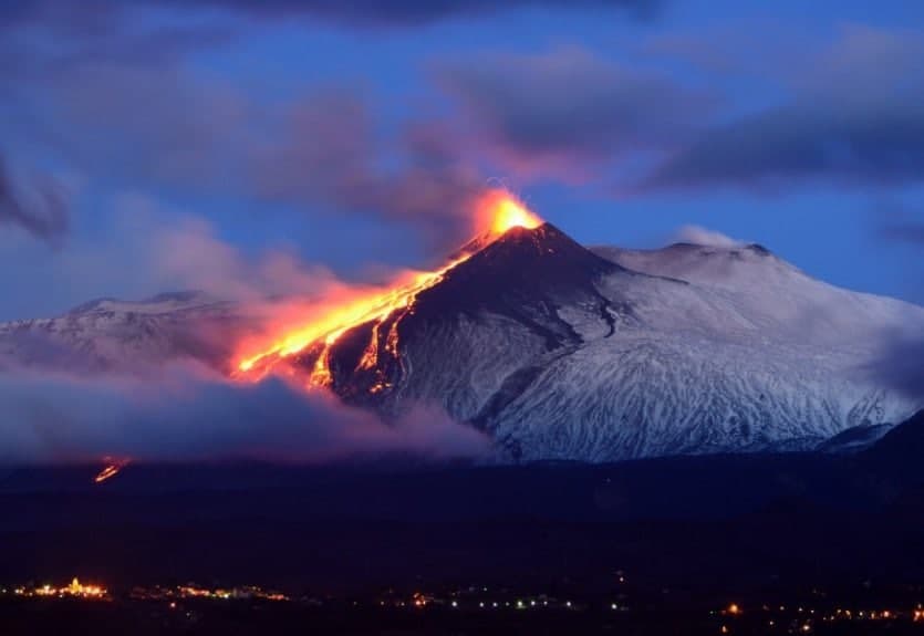 Извержение вулкана Этна. Фото: Twitter, Telegram