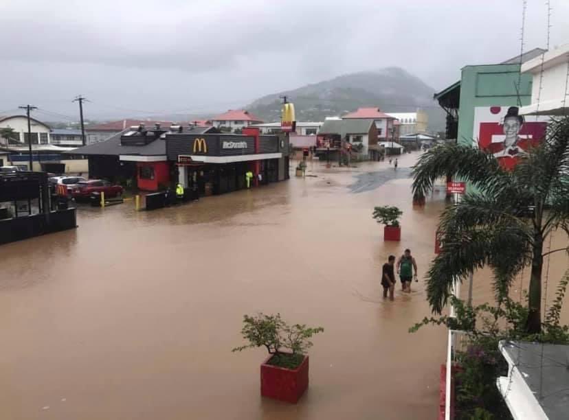 Ураган разрушил один из островов Фиджи