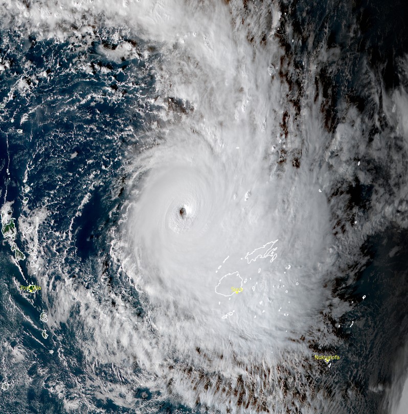 Ураган разрушил один из островов Фиджи