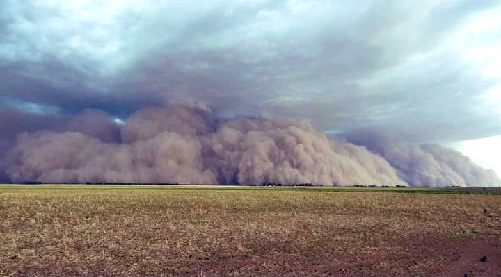 Гігантська піщана буря вирувала в Аргентині 