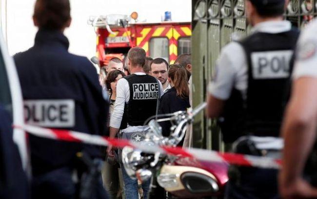 Убил трех жандармов и сжег дом — нападение во Франции