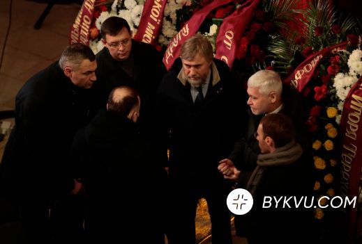 Похорон Кернеса — віпи приїхали до Харкова, фото — Букви