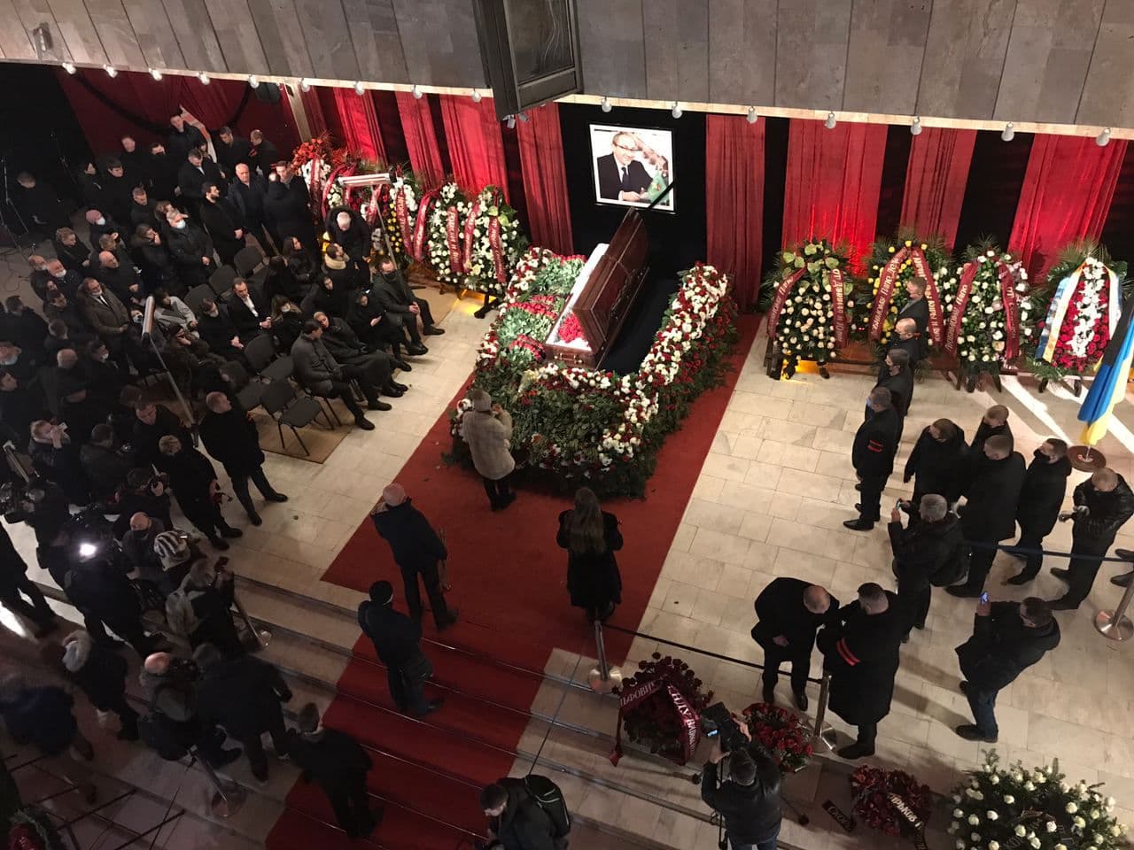 Похорон Кернеса — віпи приїхали до Харкова, фото — Бабель