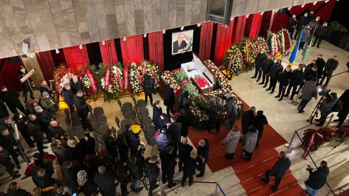 Похорон Кернеса — віпи приїхали до Харкова, фото — Суспільне