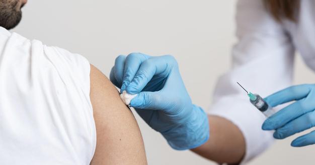 В Европе стартовала вакцинация от коронавируса. Фото: poglyad.tv