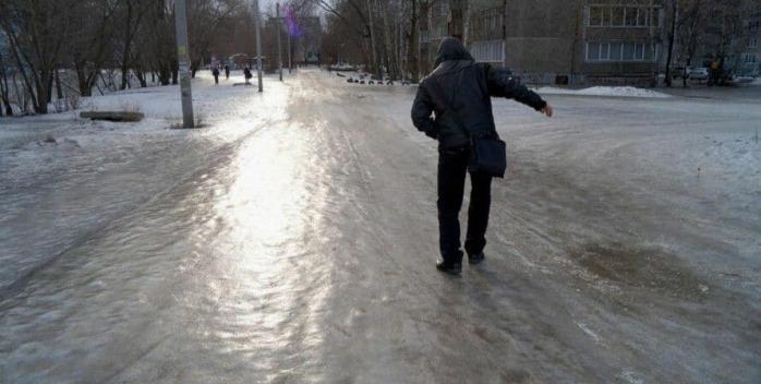 Скользкие дороги и сильный ветер — синоптики предупредили водителей