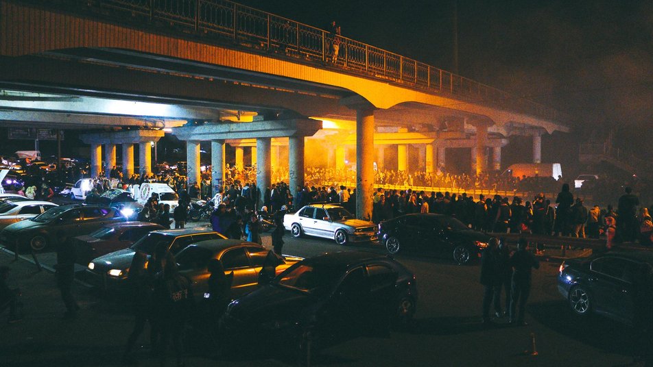 Рейсери поштовхалися та облаяли поліцію в Одесі, фото — Суспільне