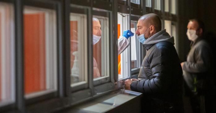 В Киеве продолжается эпидемия коронавируса