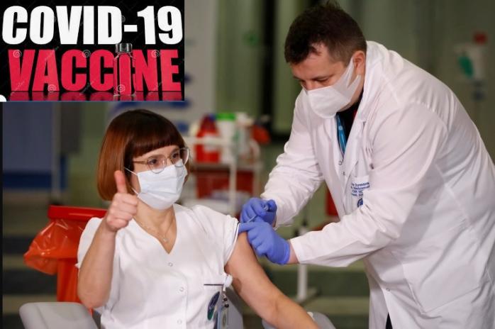 Скандал з позачерговою COVID-вакцинацією зірок та політиків спалахнув у Польщі