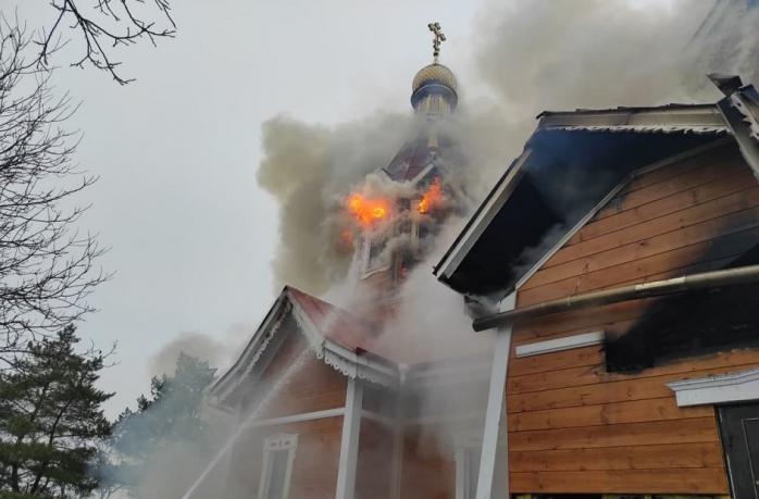 Церковь загорелась на Рождество в Кировоградской области — пожар до сих пор тушат