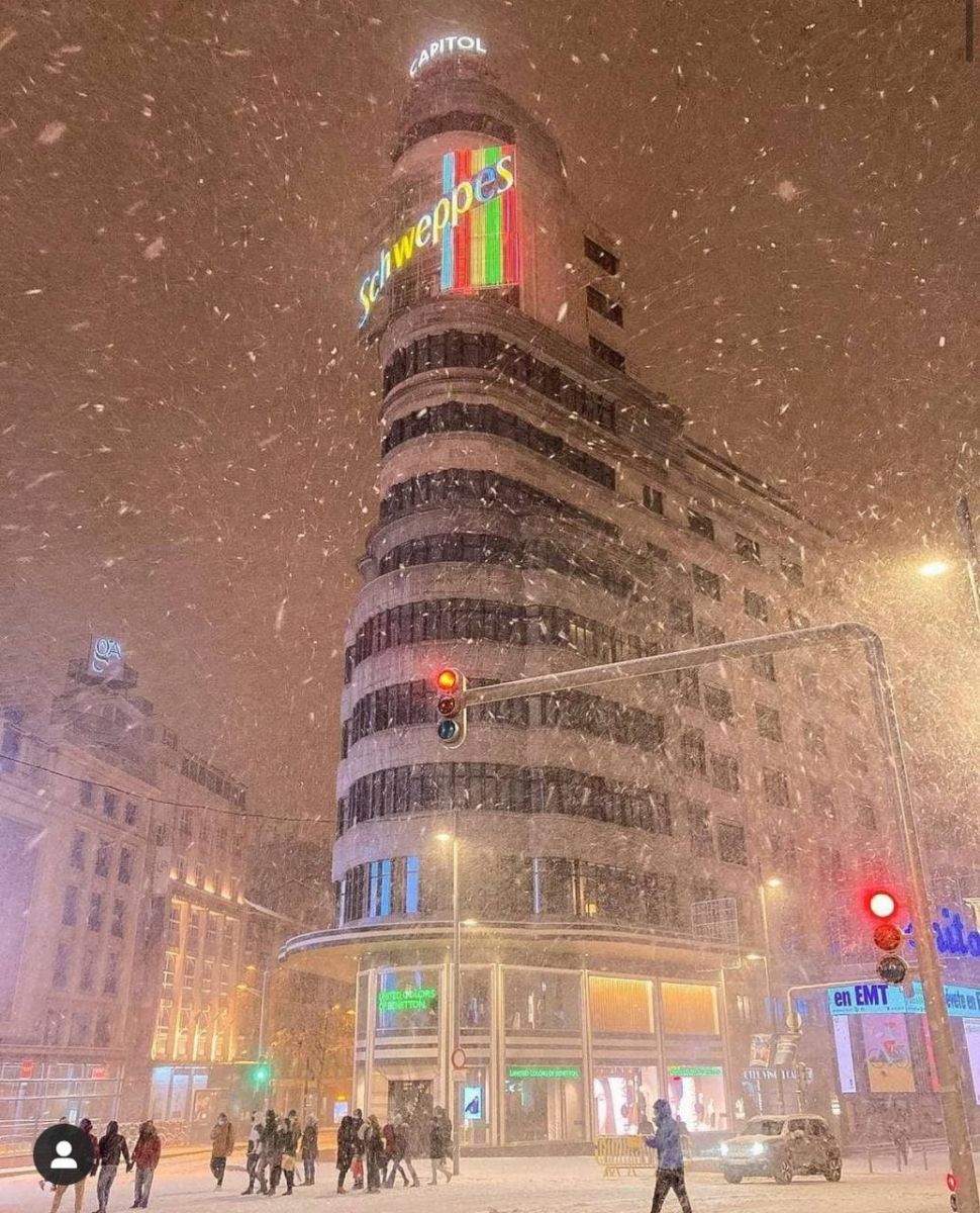 Мадрид приходит в себя после снежной бури, фото — Politico.eu