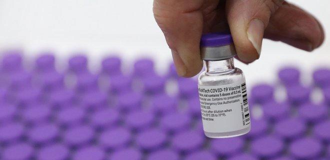 Закупку COVID-вакцины Минздрав передал из госпредприятия британской компании