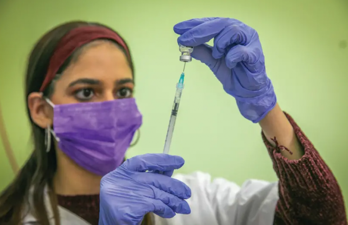 Вакцинація від коронавірусу. Фото: Jerusalem Post