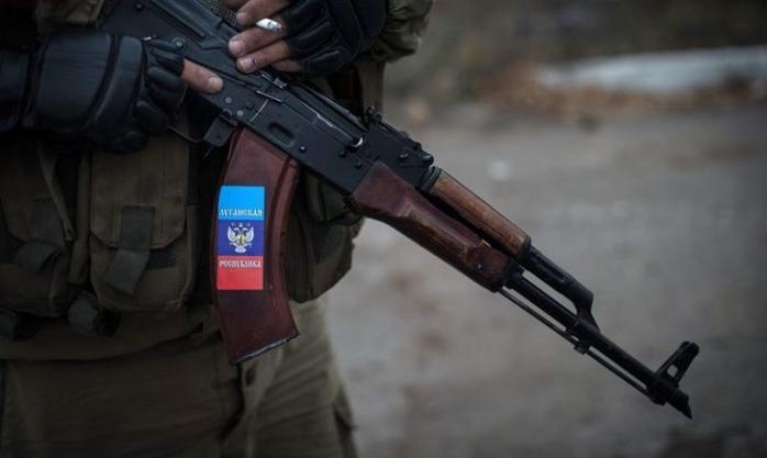 Двух украинцев захватили на Донбассе боевики ЛНР. Фото: vchasnoua.com