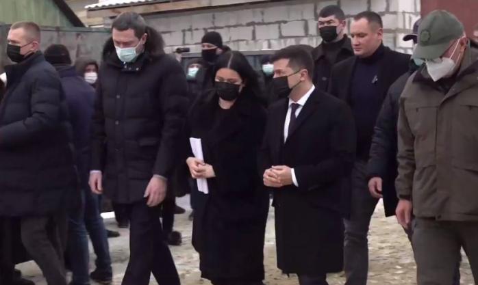 Зеленский улетел в Харьков и на месте смертоносного пожара объявил о трауре в Украине, скриншот видео