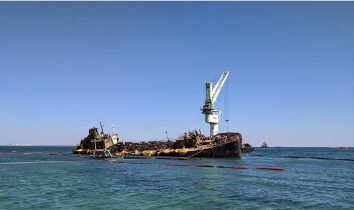 Суд розгляне вимогу Кабміну націоналізувати скандальний танкер Delfі