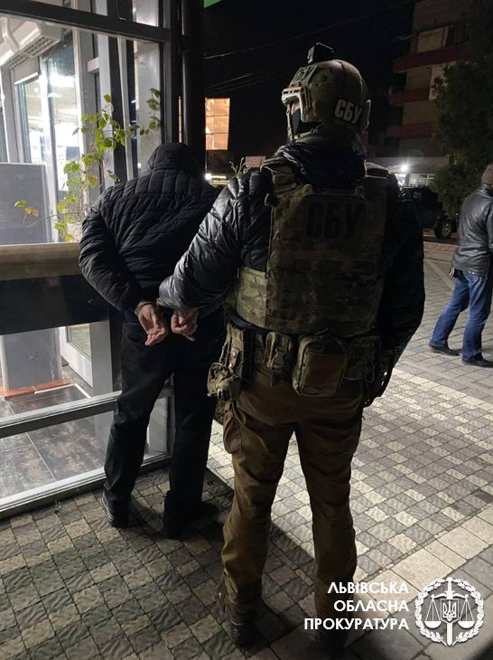Задержали рэкетиров в Ужгороде. Фото: Офис генпрокурора