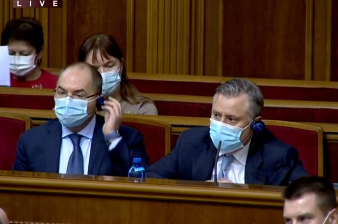 Рада утверждает план вакцинации украинцев против COVID-19