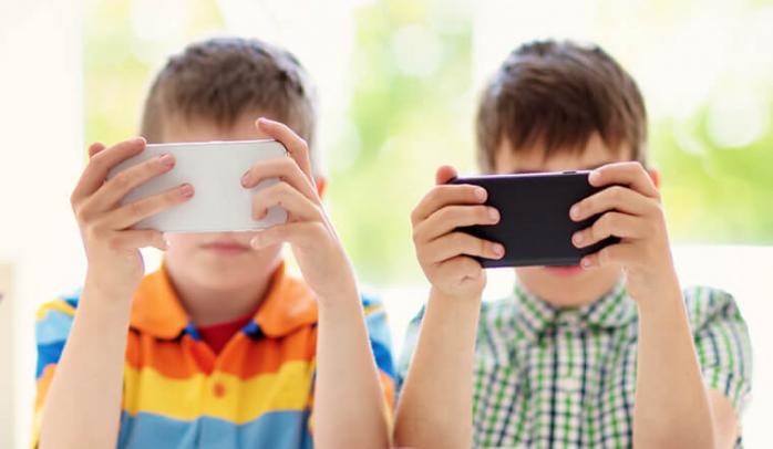 Смартфоны влияют на способность детей концентрироваться. Фото: eldorado.ru