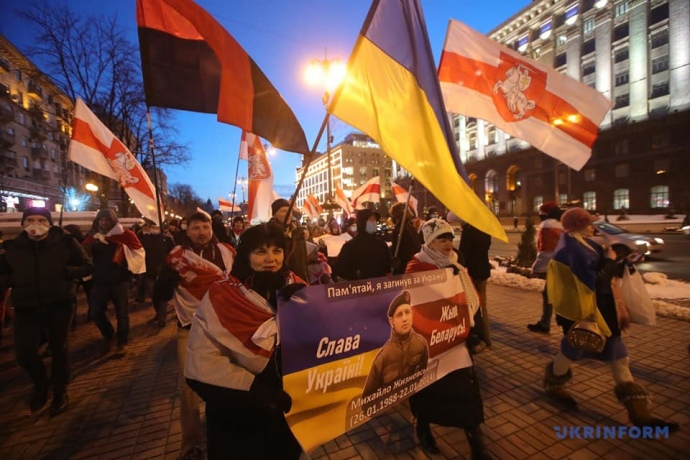 У Києві вшанували пам'ять білоруса, який загинув на Майдані. Фото: Укрінформ