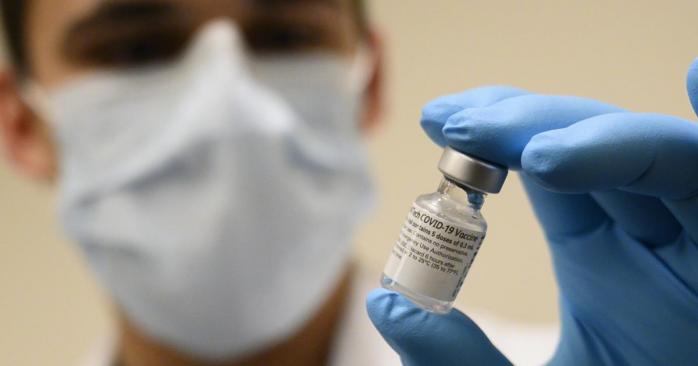В мире началась вакцинация от коронавируса, фото: U.S. Secretary of Defense
