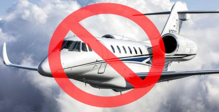 Запроваджено санкції проти авіакомпаній, які здійснюють польоти до Криму, фото: JET4U