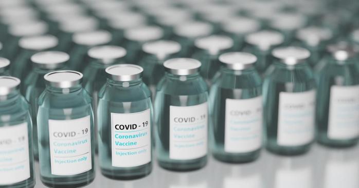 У світі розпочалася вакцинація від коронавірусу, фото: