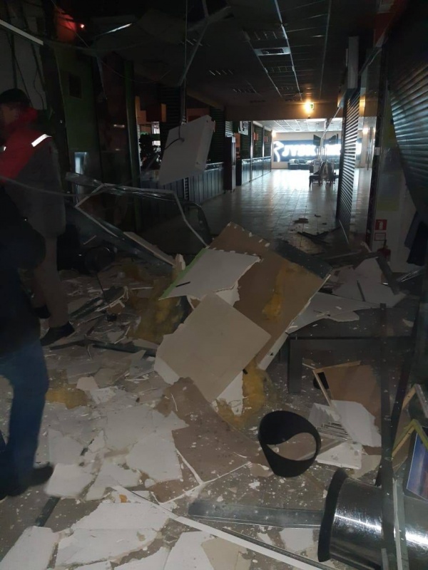 Взрыв прогремел в торговом центре в Черновцах. Фото: «Молодой буковинец»