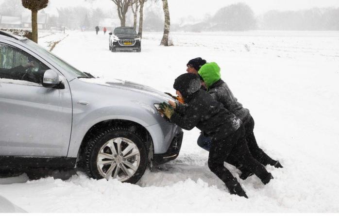 Снежный шторм «Дарси» засыпал Германию, Британию и Нидерланды