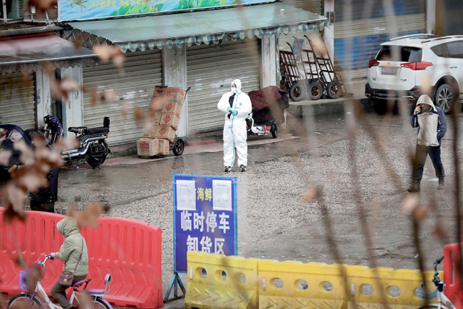 Коронавирус в Китае – эксперты ВОЗ «выгораживают» рынок в Ухане. Фото: rg.ru