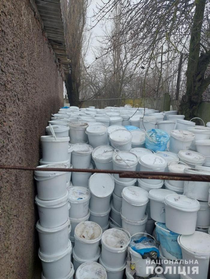 Нацполиция обнаружила несанкционированные свалки эпидемически опасных медицинских отходов, фото: Нацполиция