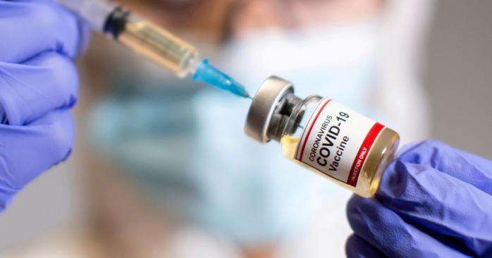 ВООЗ схвалила екстрене застосування вакцини AstraZeneca. Фото: 