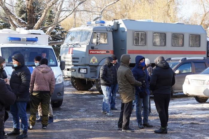 Еще шести крымским татарам «шьют» терроризм — их бросили за решетку в Крыму