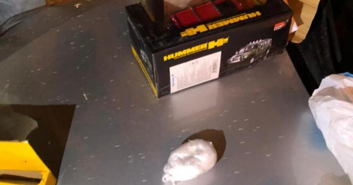 «Винахідливий» зловмисник перевозив кокаїн в іграшках, фото: Офіс генпрокурора
