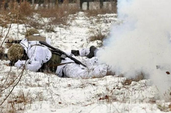 20 обстрелов и теракт на Донбассе — убиты военный и мирный житель, есть раненые