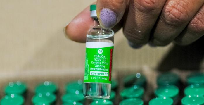 Вакцинация от коронавируса началась в Украине 24 февраля, фото: Agência Brasília