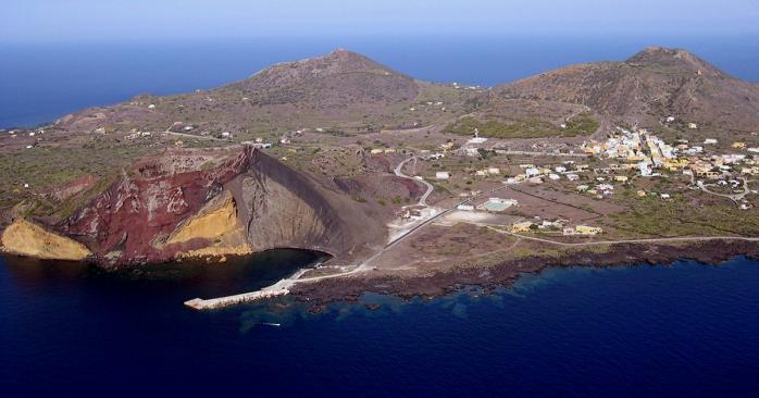 Вулканический остров Линоза. Фото: antropocene.it