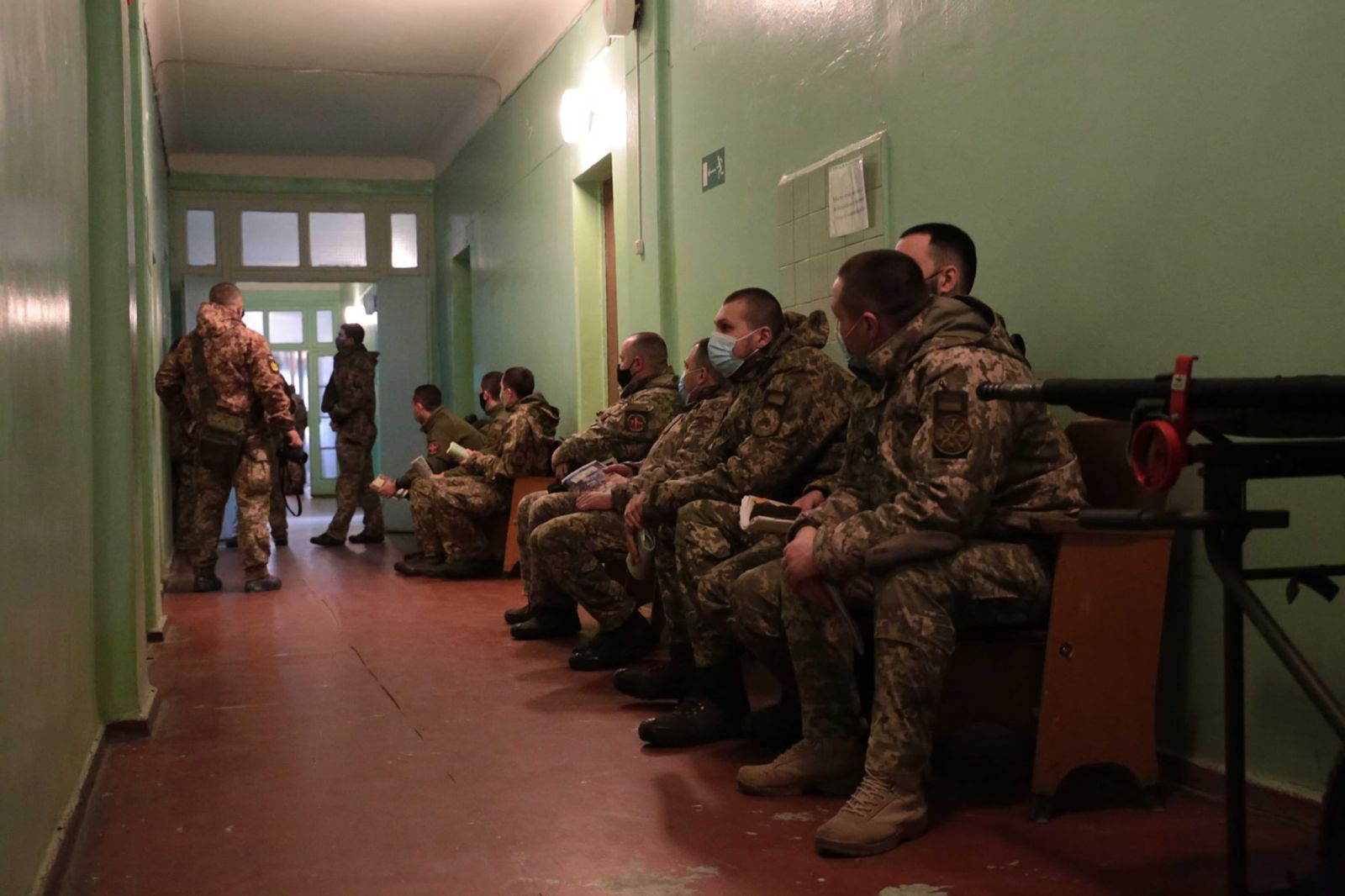 Щеплювати військових почали на Луганщині. Фото: Луганська ОДА