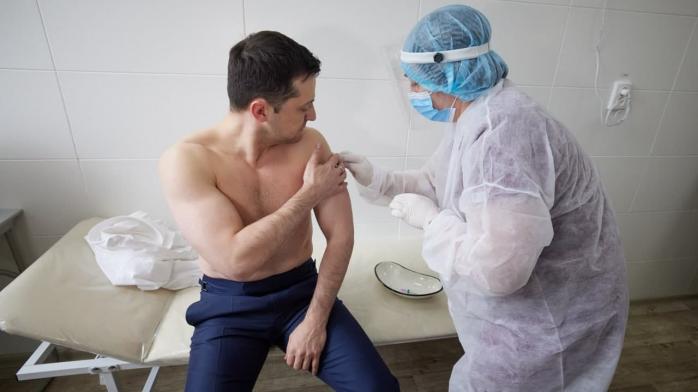 Зеленський зробив щеплення від коронавірусу вакциною Covishield, фото — ОП
