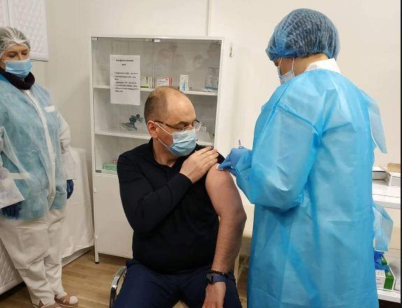 Степанов пообещал 10 тыс. COVID-прививок ежедневно на фоне «антивакцинальной вакханалии»