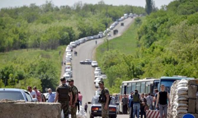 Відбитки пальців і «паспорти» запроваджують окупанти Донбасу для охочих відвідати Україну