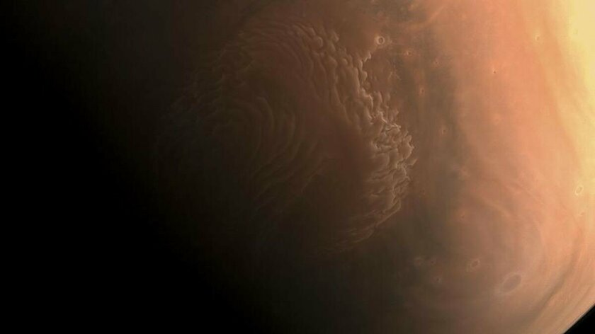 Нові знімки з орбіти Марсу надіслав китайський зонд «Тяньвень-1». Фото: CNSA