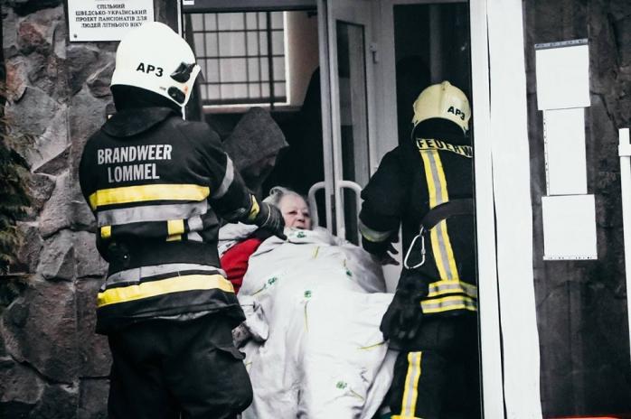 Пожар в Киеве — горел дом престарелых, 80 человек эвакуировали