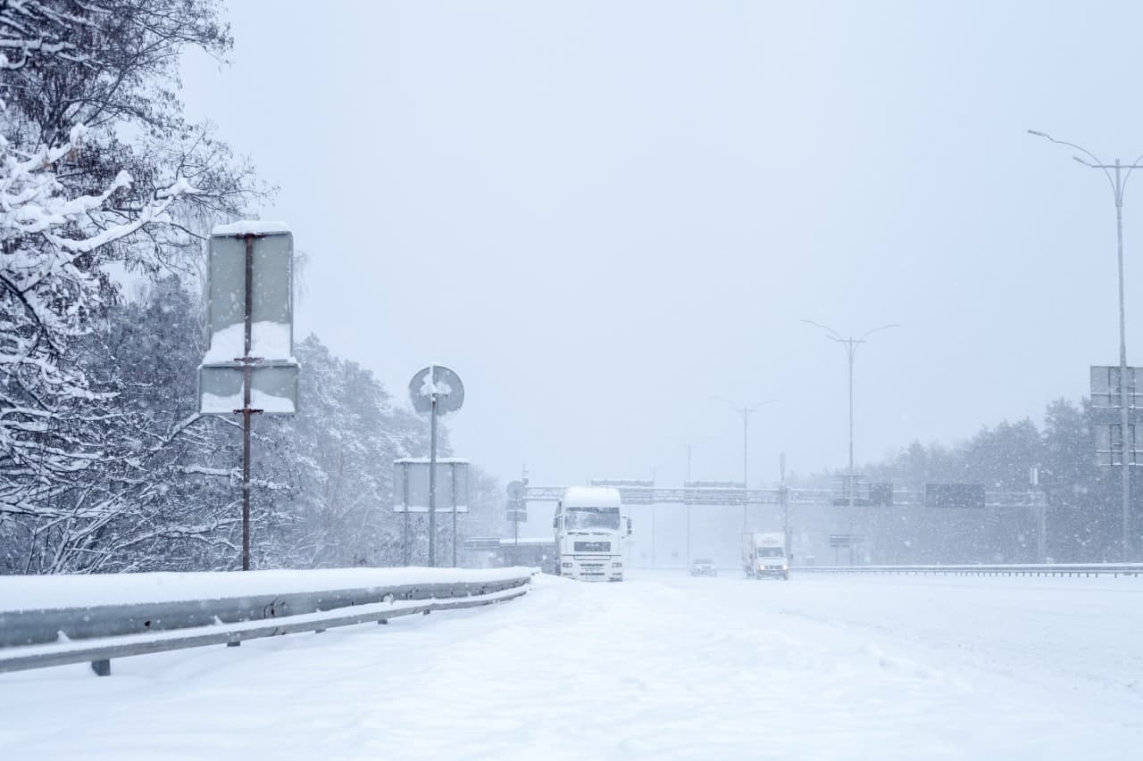 Киев готовят к снежному Армагеддону, фото — КМДА