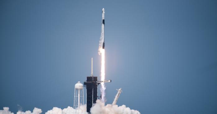 SpaceX доставила на орбиту десятки спутников Starlink. Фото: flickr.com