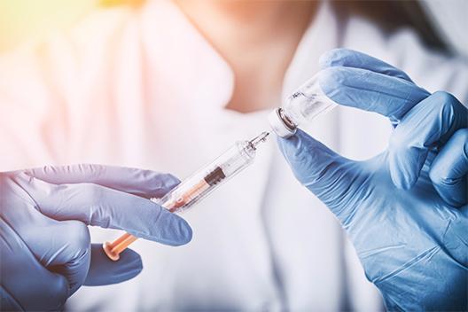 Использование вакцины AstraZeneca приостановили еще в двух странах. Фото: medicina.ru