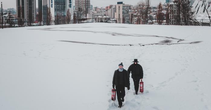 Киев оказался в плену снега и пробок