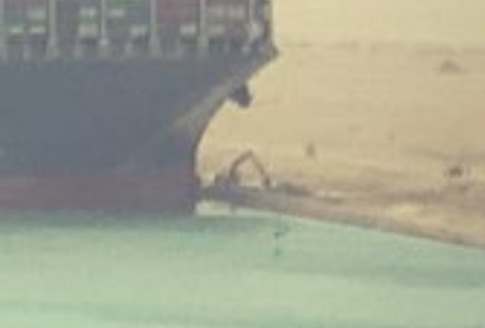 100 кораблів застрягли у Суецькому каналі через контейнеровоз, фото: Marcel Dirsus