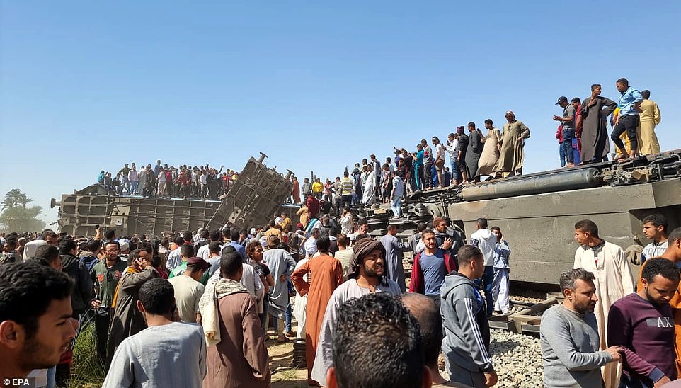 Столкновение поездов в Египте