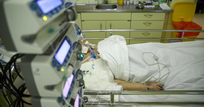 В Україні триває епідемія коронавірусу, фото: ТАСС
